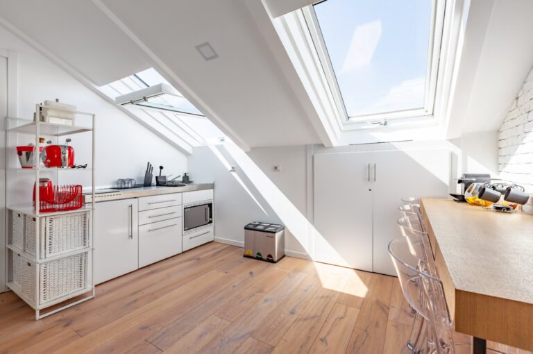 Charming Penthouse [METRO LORETO]